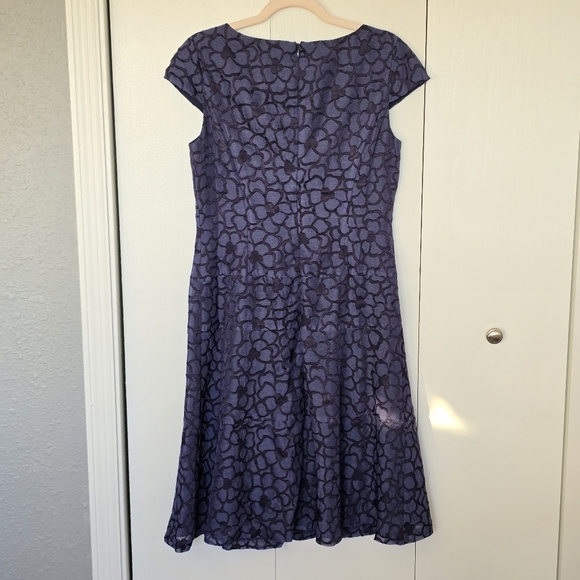 ANNE Klein Blue Floral Textured Cap Sleeve Midi Length Back-Zip Sheath Dress 8 - Picture 4 of 7